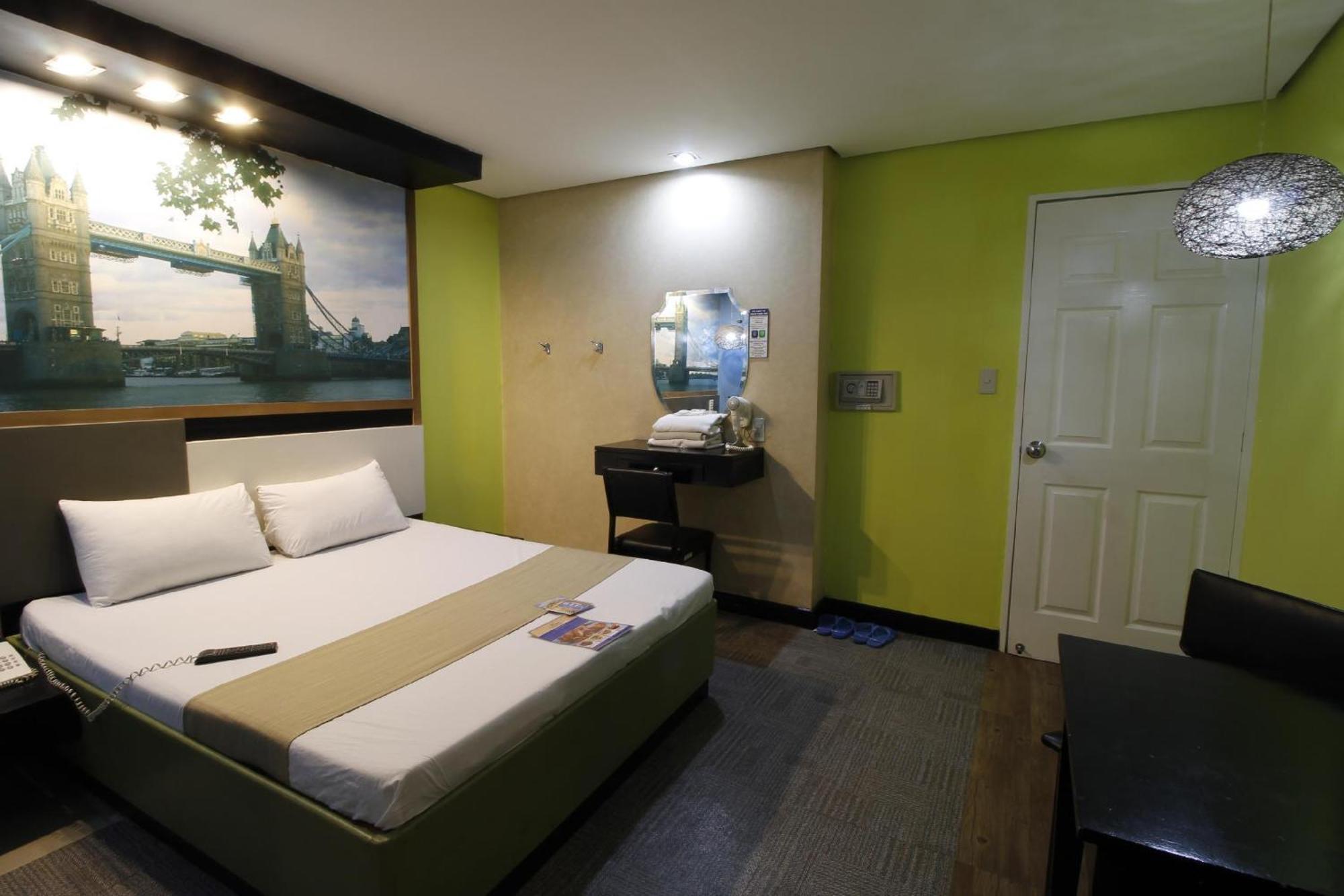 Hotel Dreamworld Araneta Cubao Exterior photo