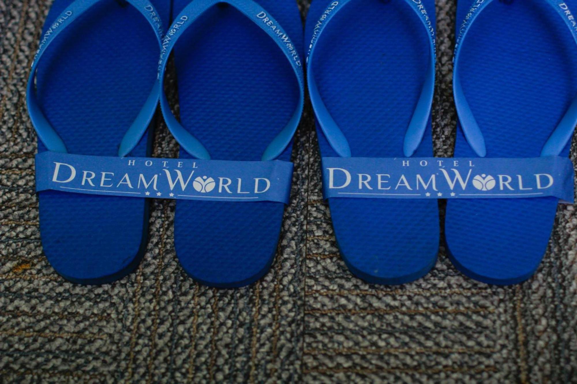Hotel Dreamworld Araneta Cubao Exterior photo