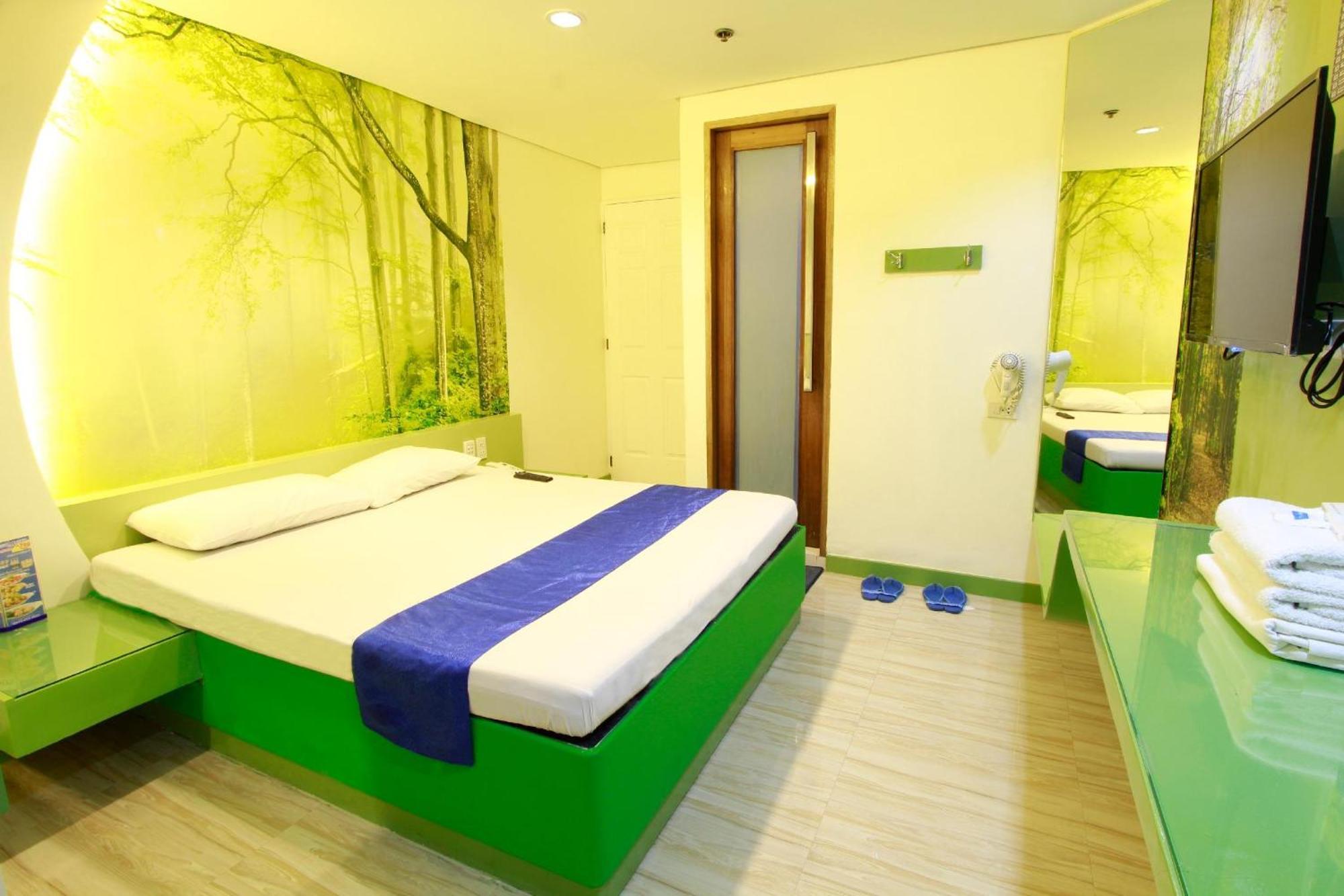 Hotel Dreamworld Araneta Cubao Exterior photo