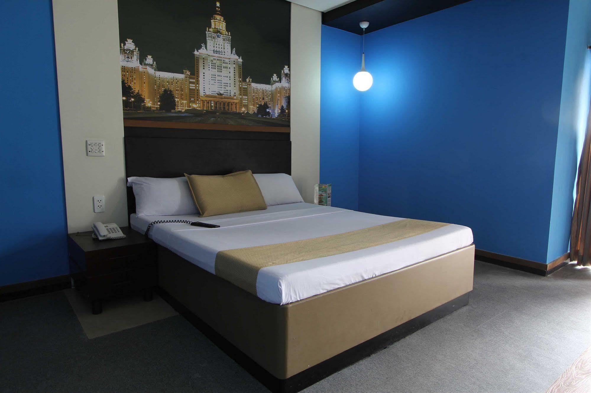 Hotel Dreamworld Araneta Cubao Exterior photo